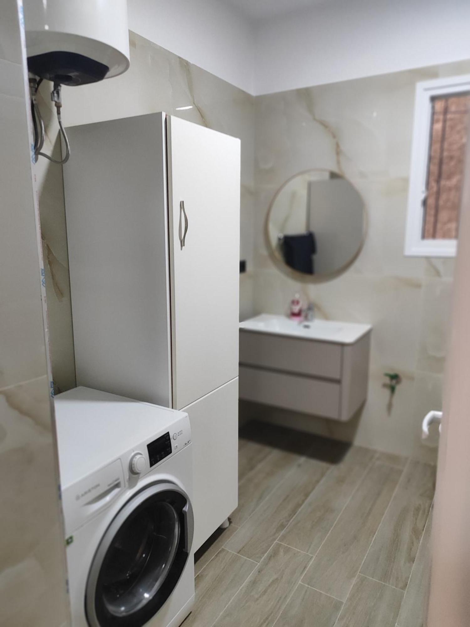 Vlorë Large Apartment מראה חיצוני תמונה