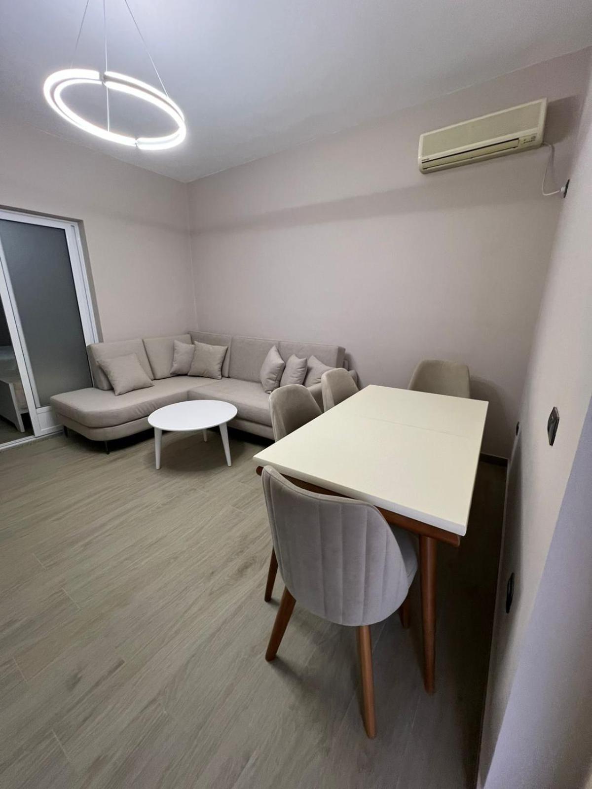 Vlorë Large Apartment מראה חיצוני תמונה
